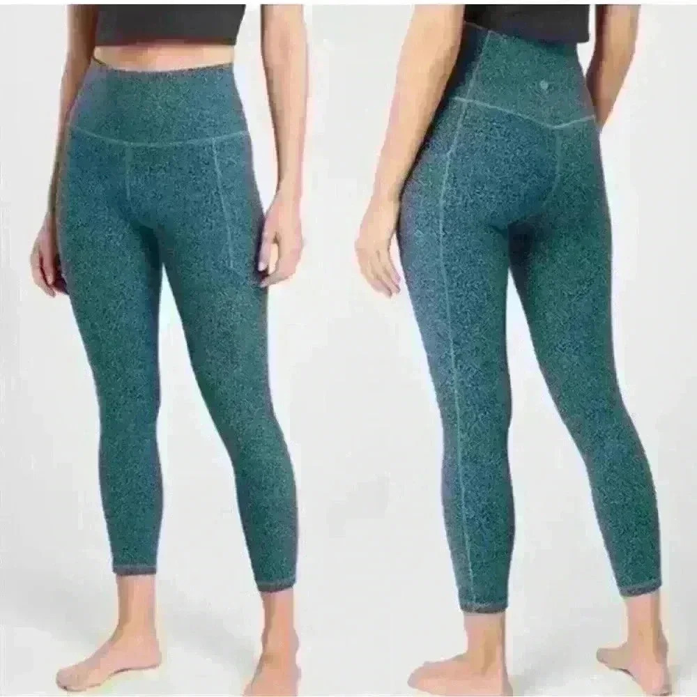Athleta Salutation Stash Pocket II Textured Tights. Blue cheetah print. XS